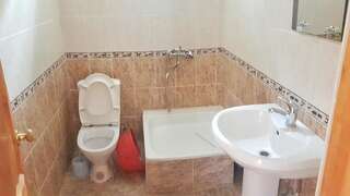Мини-отель Mini-hotel Timur Гагра Стандартный трехместный номер-2